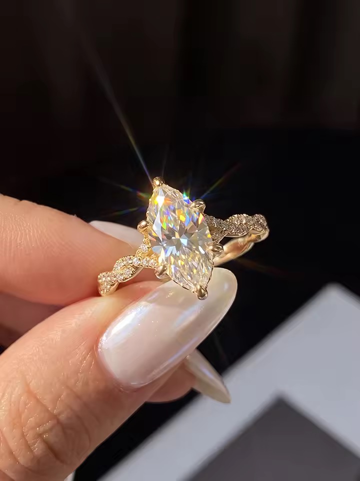 Balqis 2 Carat Moissanite Marquise Ring