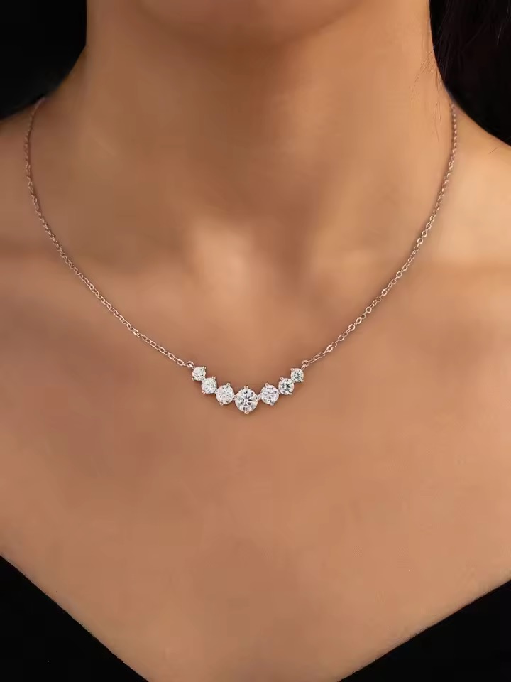 Bahiyah 1.7 Carat Moissanite Necklace