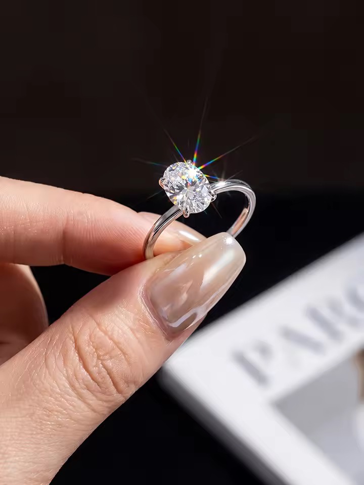 Elly Moissanite Oval Ring