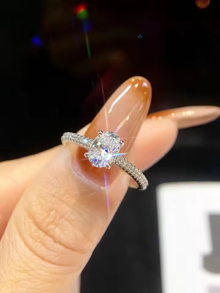 Esah 1 Carat Moissanite Oval Ring