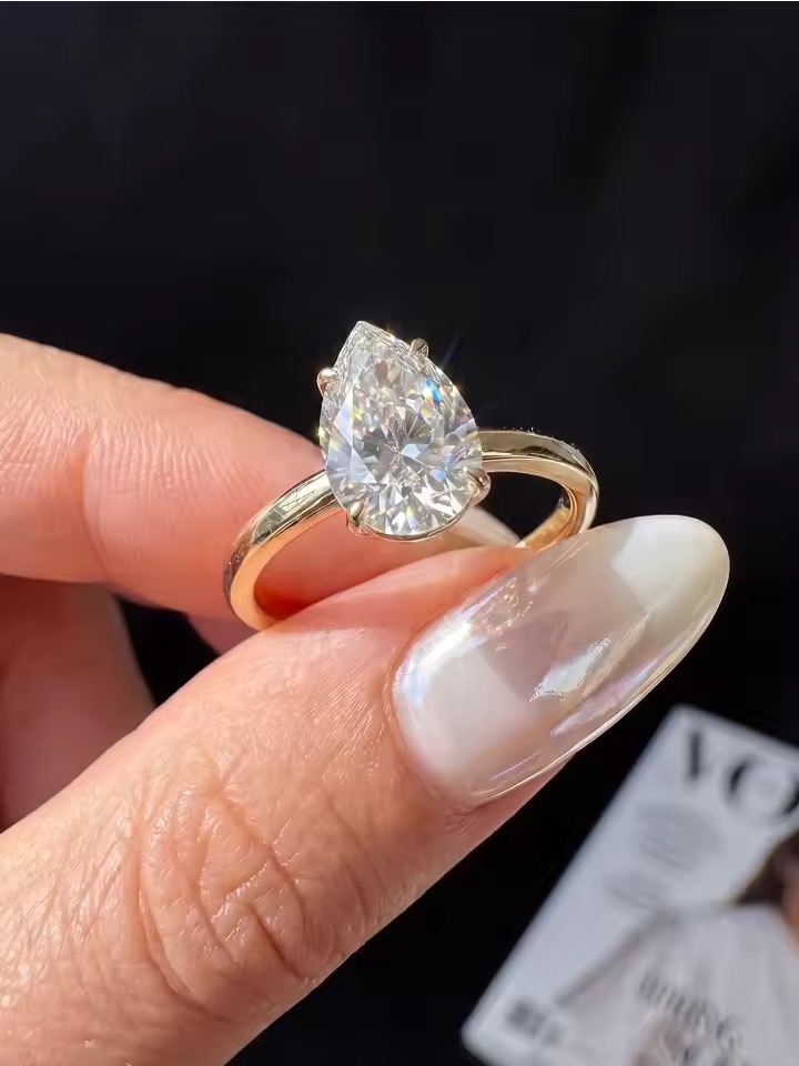 Fatimah 1 Carat Pear Moissanite Ring