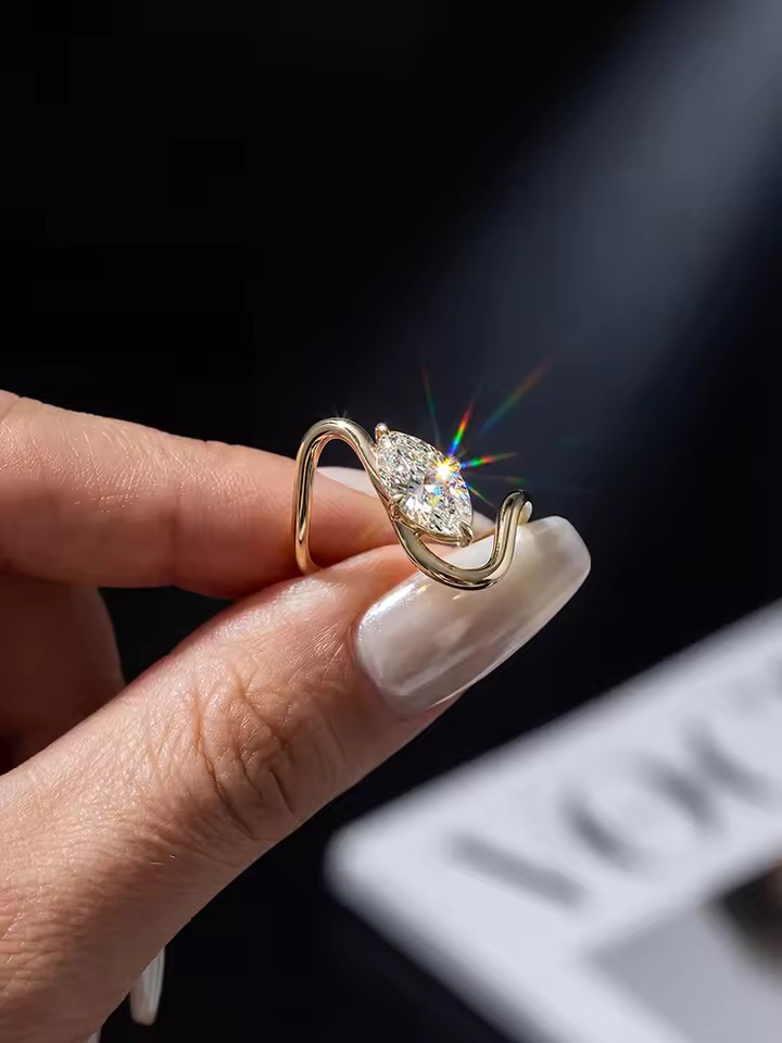 Hawa 1 Carat Marquise Moissanite Ring
