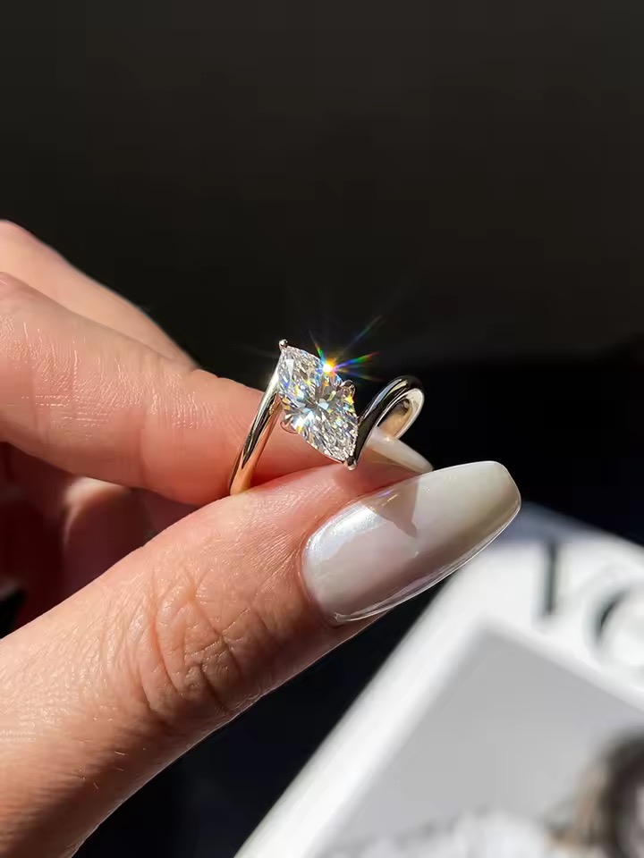 Intan 2 Carat Marquise Moissanite Ring