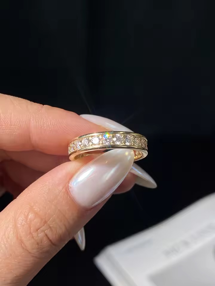 Jamilah 0.2 Carat Round Moissanite Ring